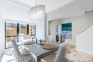 Dining - Golf Cart 6-Seat ~ Lake Views ~ Community Pool ~ Patio ~ Gas Grill (Miramar Beach)