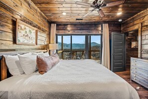 2 Schlafzimmer, hochwertige Bettwaren, BĂźgeleisen/BĂźgelbrett