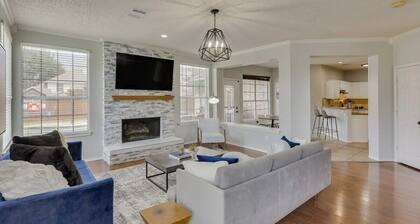 Amazing Modern Spacious Home with Pool