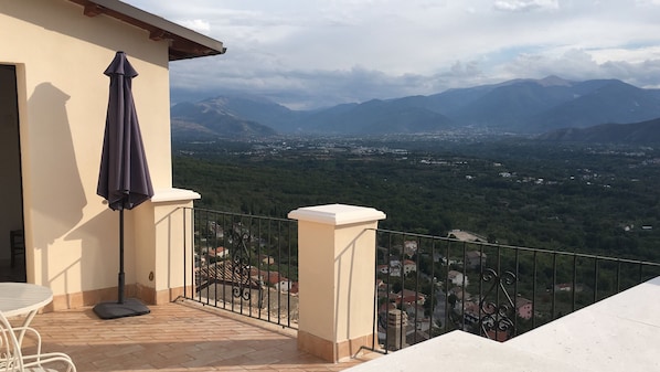 House | Balcony