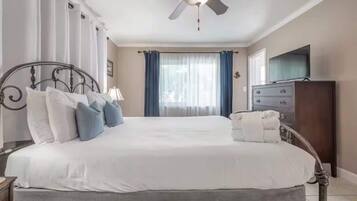 2 chambres, fer et planche à repasser, Wi-Fi, draps fournis