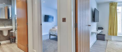 1 soverom, strykejern/-brett, reiseseng for barn og wi-fi (inkludert)