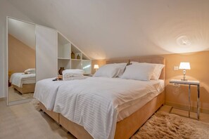 5 chambres, fer et planche à repasser, Wi-Fi, draps fournis