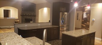 6 Bedroom house on 7 acres