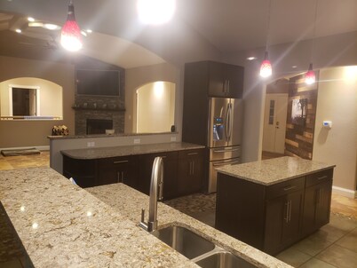 6 Bedroom house on 7 acres