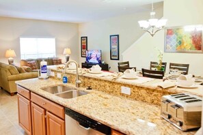 Private kitchen - 2931 Banana Palm Road 5 Bedroom Townhouse by RedAwning (Kissimmee)