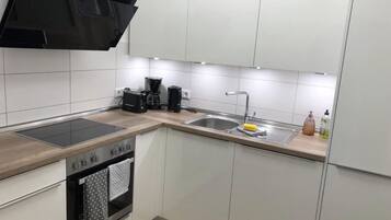 Kühlschrank, Ofen, Herdplatte, Geschirrspüler