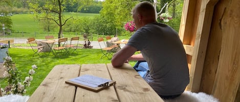 屋外ダイニングエリア