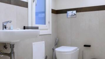 Hårtørrer, håndklæder