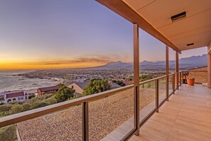 Interior - Zaria Sun Penthouse (Cape Town)