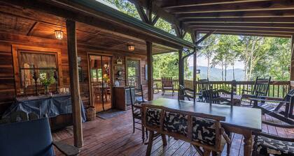 Perfect location for your family vacation. Amazing Family Cabin overlooking Lake Nantahala