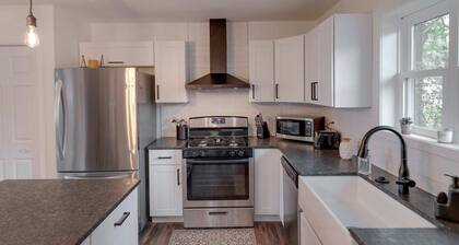 5 Bedrooms, Movie Theater, Game Room, Water Toys, Beach, With Great Location!