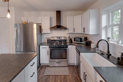 5 Bedrooms, Movie Theater, Game Room, Water Toys, Beach, With Great Location! 
