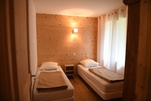 4 camere