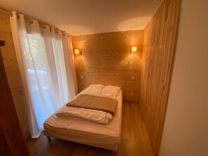 4 bedrooms