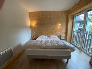 2 chambres, fer et planche à repasser
