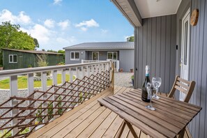 Cottage | Balcony - Ramsey Lodge (Tenby)