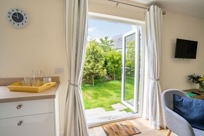 2 habitaciones, decoración personalizada y muebles diferentes