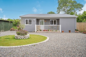 Exterior - Caldey Lodge (Tenby)