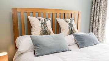 Cottage | 3 bedrooms, individually decorated, individually furnished, free WiFi