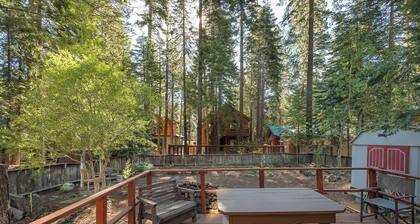 Bikes + Kayak Avail! Authentic Cabin in Friendly West Shore - "Mirthwood Den"