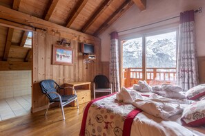 5 chambres, fer et planche à repasser, Wi-Fi gratuit, draps fournis