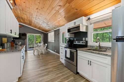 PRIVATE PENINSULA on LAKE NORMAN Pet Friendly!