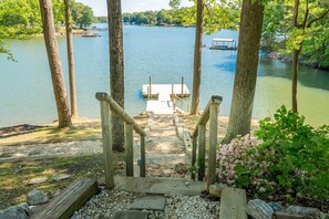 Property grounds - PRIVATE PENINSULA on LAKE NORMAN Pet Friendly! (Denver)