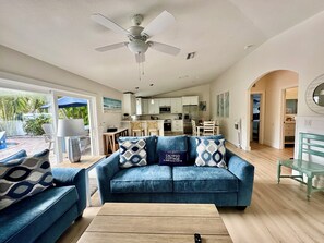 Smart TV, stereo - Anna Maria Island! All New Remodeled Private Heated Pool + Walk to the Beach! 🌞 (Holmes Beach)