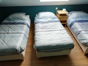 2 slaapkamers, reisbedje, wifi