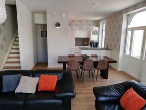 Smart TV - Sunny apartment in the center of blankenberge nearby the beach. (Blankenberge)