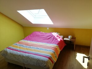 2 bedrooms, travel cot, WiFi - Sunny apartment in the center of blankenberge nearby the beach. (Blankenberge)