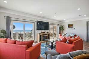 Fernseher, DVD-Player, Stereoanlage