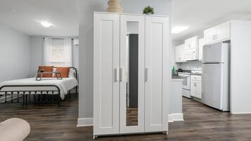 1 chambre, fer et planche à repasser, Wi-Fi, draps fournis