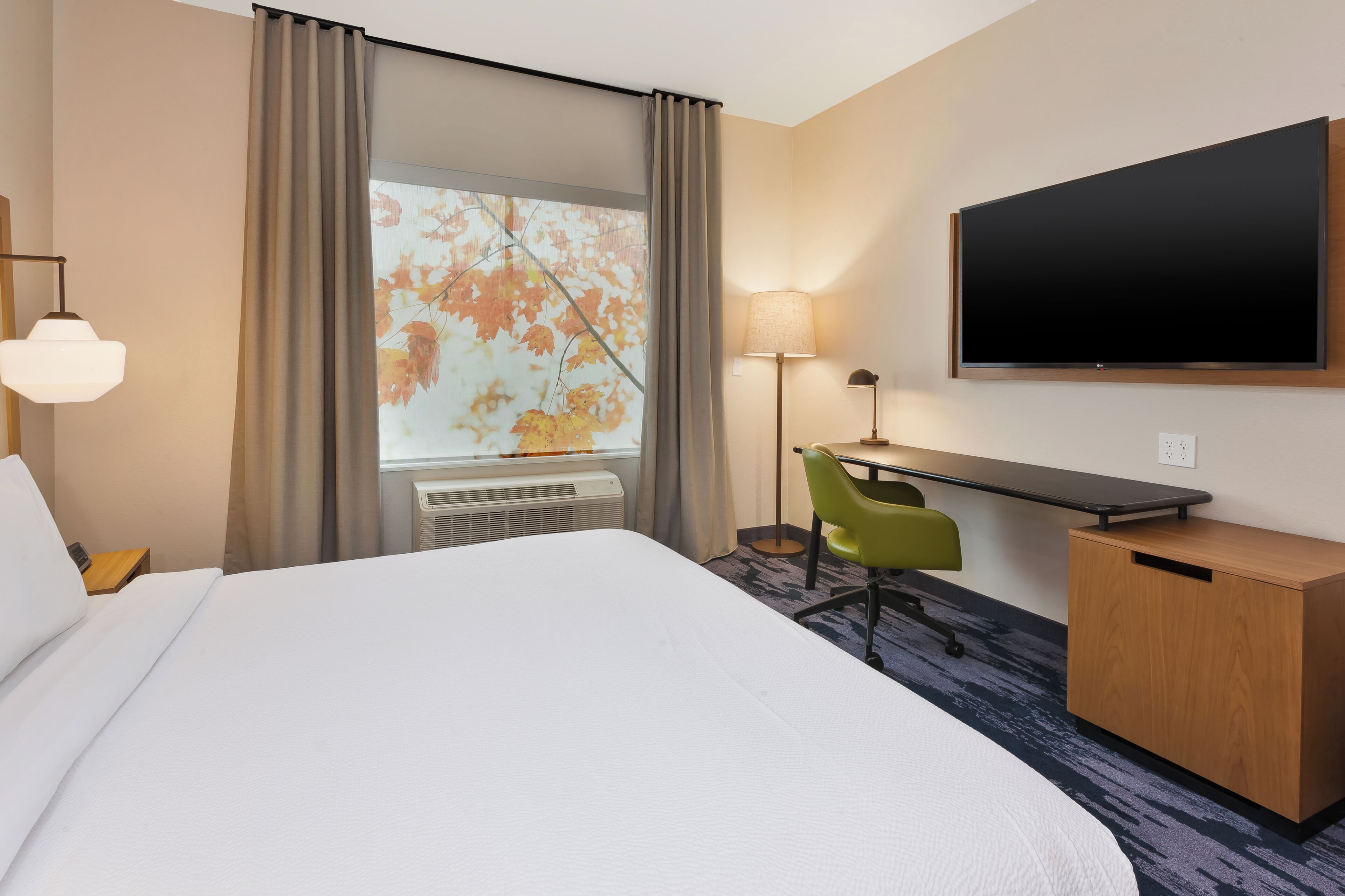 room, 1 king bed | hypo-allergenic bedding, desk, laptop workspace, blackout curtains