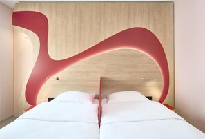 Hypo-allergenic bedding, desk, laptop workspace, soundproofing - Prize by Radisson, Munich Airport (Hallbergmoos)