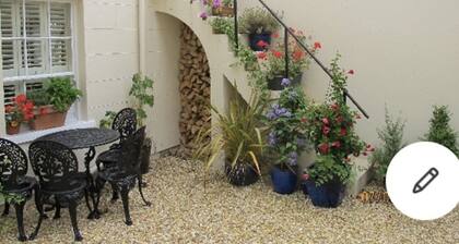 Private Luxury Apartment Near Belfast With Garage