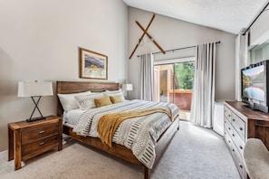 4 bedrooms, desk, free WiFi, bed sheets