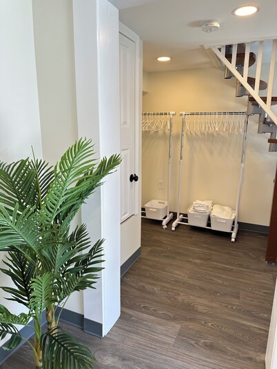 Beautifully Restored Historic Gold Home 7 mins FQ!