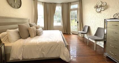 Beautifully Restored Historic Gold Home 7 mins FQ!