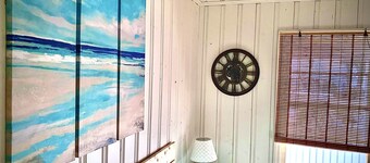 Pets ❤️ Welcome Renovated Modern Rustic Beach Cottage Dwnstrs with 🌊 Ocean View