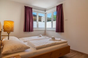 1 quarto, Wi-Fi de cortesia, roupa de cama