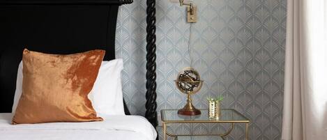 2 Schlafzimmer, Schreibtisch, Bügeleisen/Bügelbrett, Reisekinderbett