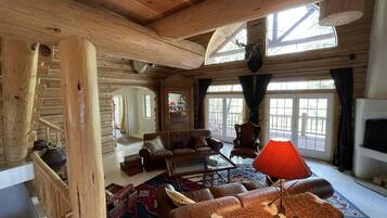 Smart TV, fireplace, DVD player, books