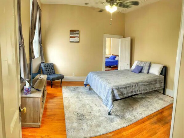 2 bedrooms, iron/ironing board, free WiFi, bed sheets