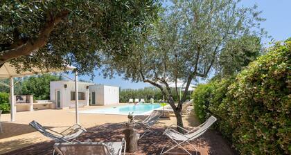 Countryside Villa with private pool in Puglia