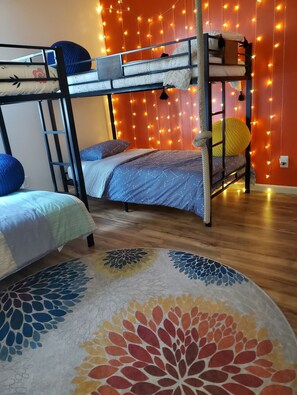 5 bedrooms, desk, iron/ironing board, free WiFi