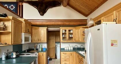 Log Home, Views, Wildlife, Near Estes, Scott Ponds, Playground, Town Trails.