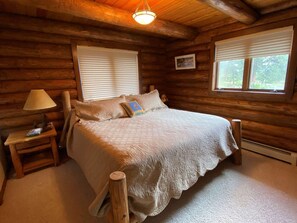 4 bedrooms, desk, iron/ironing board, free WiFi - Log Home, Views, Wildlife, Near Estes, Scott Ponds, Playground, Town Trails. (Estes Park)