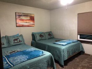 2 chambres, bureau, fer et planche à repasser, Wi-Fi gratuit